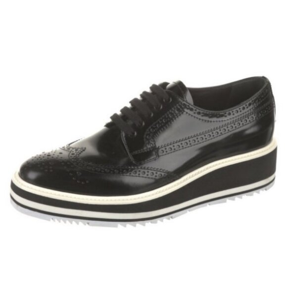 Prada black leather scalloped accent Oxfords shoes size 37 - Picture 1 of 6